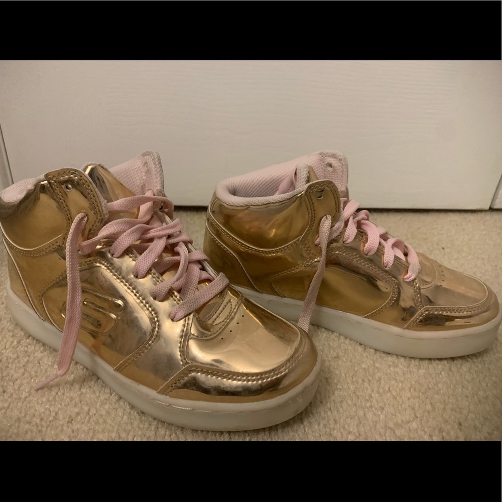 Skechers Metallic Gold Sneakers Sz 8Y.